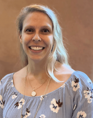 Cora de Ruiter : Middle School Youth Ministry Coordinator & Religious Education Admin Assistant