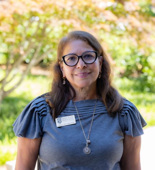 Mara De Queiroz : Toddlers Assistant Teacher, Buttercups